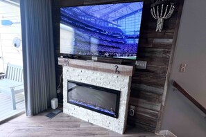 Interior - Gorgeous townhouse, plenty of space, family-friendly & close to everything (Destin)