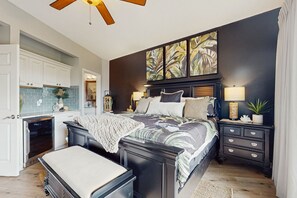 3 bedrooms, iron/ironing board, Internet, bed sheets