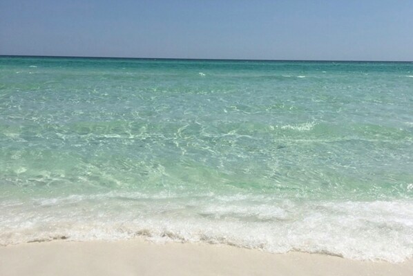 Beach nearby - Gorgeous townhouse, plenty of space, family-friendly & close to everything (Destin)