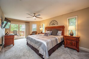 6 bedrooms, free WiFi, bed sheets