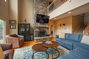 Télévision, cheminée