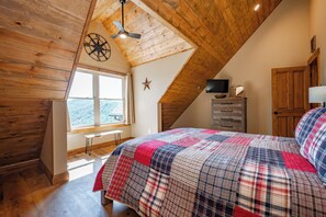 7 bedrooms, desk, free WiFi, bed sheets