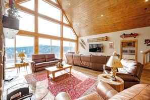 Smart TV, fireplace, offices