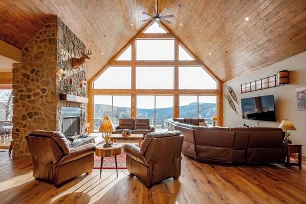 Smart TV, fireplace, offices