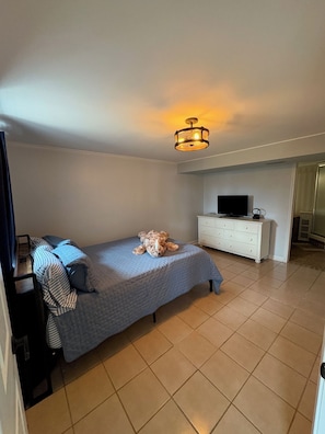 3 bedrooms, iron/ironing board, Internet, bed sheets