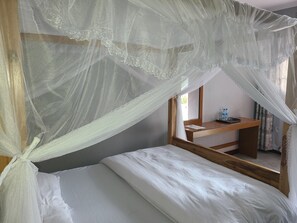 Comfort Double Room | Free WiFi - MEULY FAMILY LODGE (Arusha)