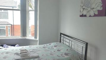 3 bedrooms, iron/ironing board, WiFi
