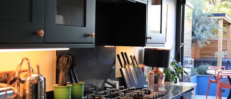 코티지 | 전용 주방 | 식기 세척기, 조리 도구/접시/주방 기구