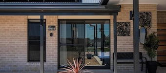 Waratah Suite Experience Cosy Country Charm