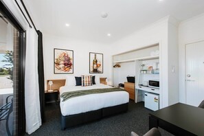 1 habitación, wifi y ropa de cama
