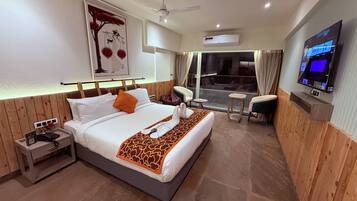 Egyptian cotton sheets, premium bedding, free WiFi, bed sheets