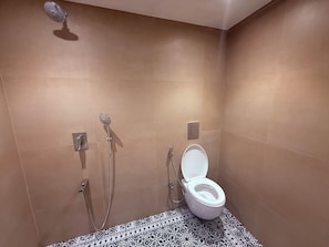 Doccia, set di cortesia gratuito, asciugamani, sapone