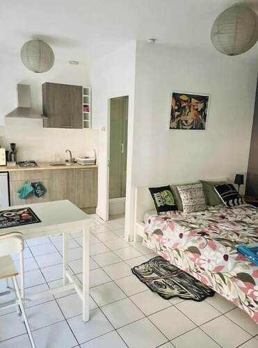 Super apartment with free parking