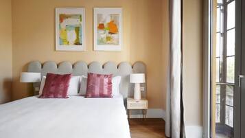 3 chambres, coffres-forts dans les chambres, bureau