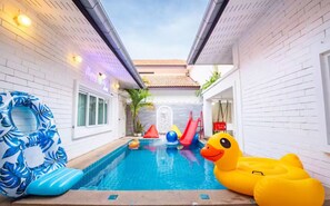 Una piscina techada