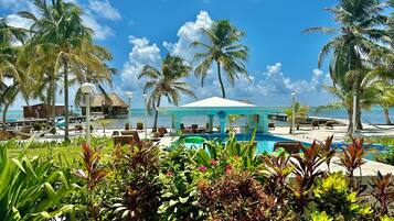 Comfort Condo, 1 Bedroom, Beach View | Beach/ocean view