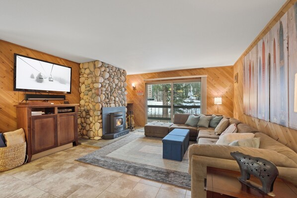 TV, fireplace - NEW! 3 Bedroom Kirkwood Condo – Base Camp (Kirkwood)