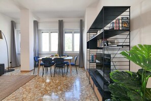 Dining - Sweett | Fontana - Two Bedroom Apartment, Sleeps 5 (Milano)