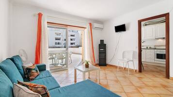 Télévision, table de tennis de table