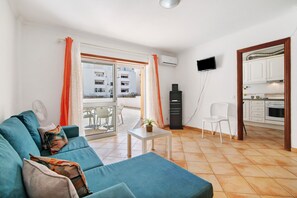 Televisión, mesa de ping pong