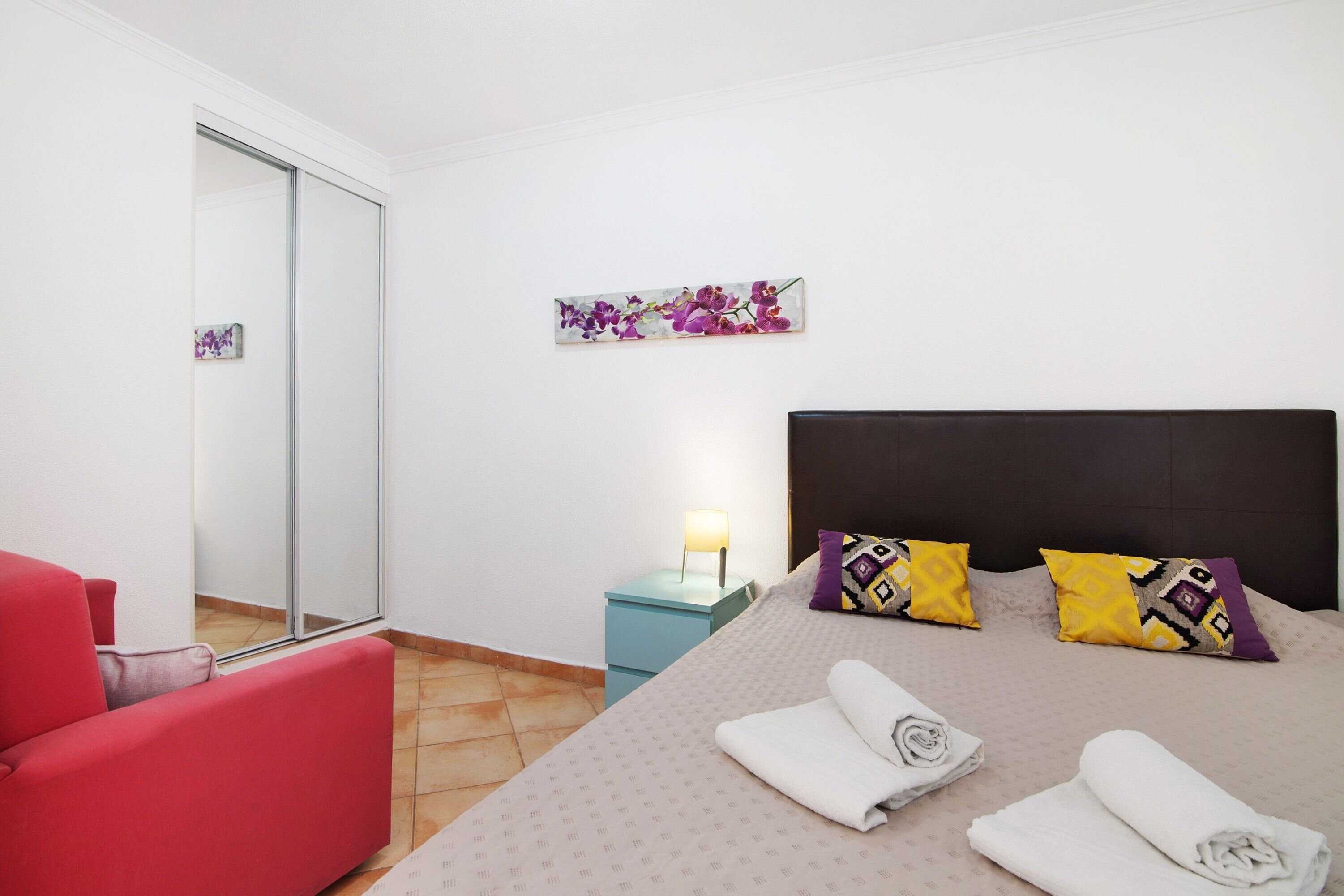 1 多间卧室、熨斗/熨衣板、WiFi、床单