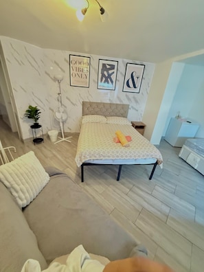 1 bedroom, iron/ironing board, WiFi, bed sheets