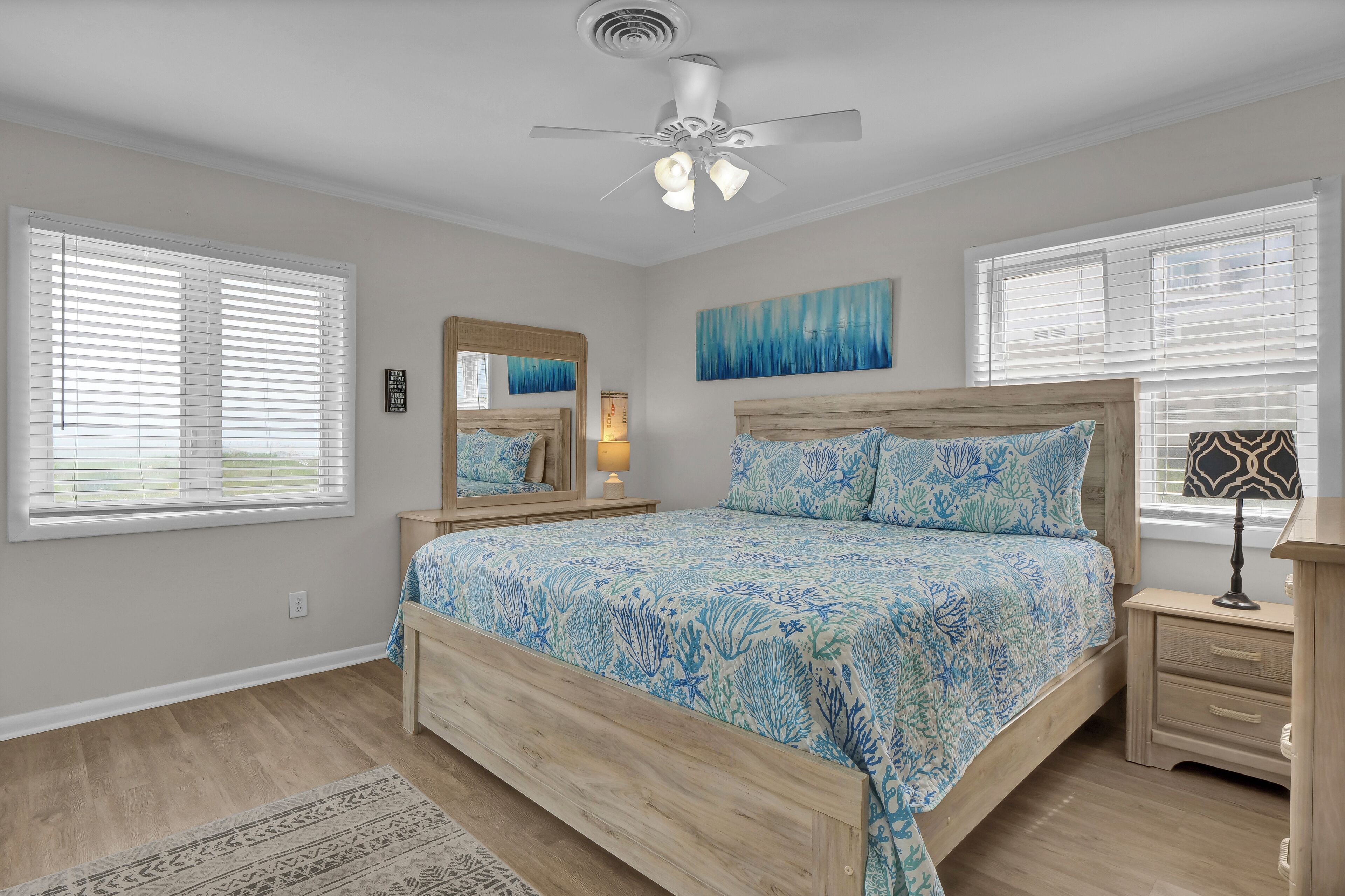 4 bedrooms, iron/ironing board, internet, bed sheets