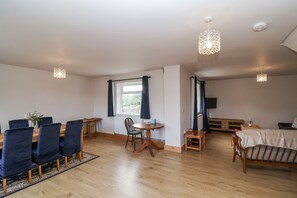 Dining - The Miners Cottage (Wells)