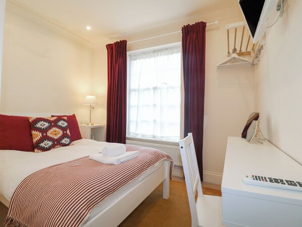 12 bedrooms, individually decorated, individually furnished, free WiFi - Hambleton House (Derby)