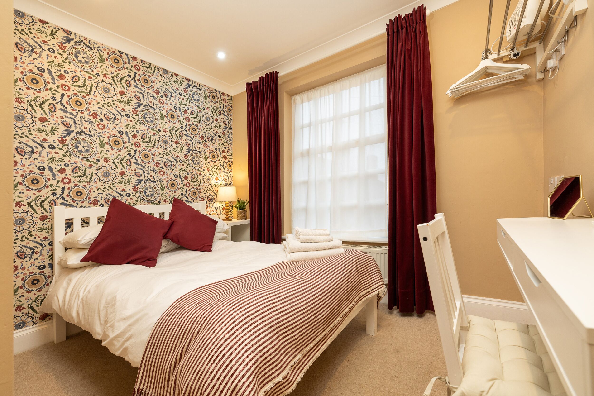 12 عدّة غرف نوم وبديكورات فريدة لكل غرفة وطراز فريد لكل وحدة