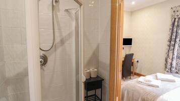 12 عدّة غرف نوم وبديكورات فريدة لكل غرفة وطراز فريد لكل وحدة