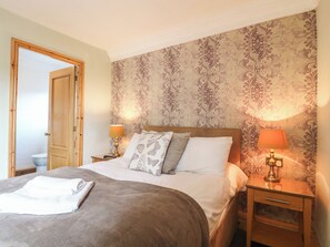 12 quartos, individualmente decorados, individualmente mobiliados