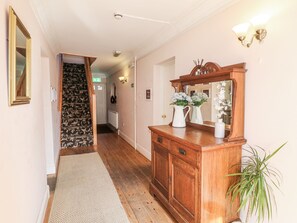 Cottage | Interior