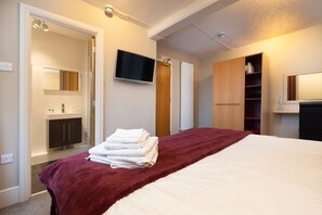 12 quartos, individualmente decorados, individualmente mobiliados
