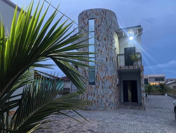 Exterior - O’lleaf Suite- Entire place-Serenity and luxury unit 2 (Weija Gbawe)