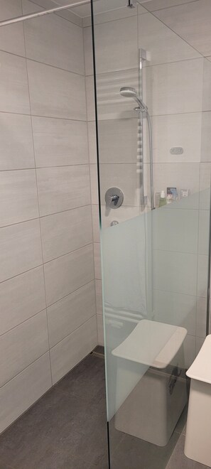 Shower, towels, soap, toilet paper - Vacation home Schmidt with Nicole and Frank (Oberzent)