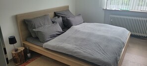 3 soverom, strykejern/-brett, wi-fi og sengetøy