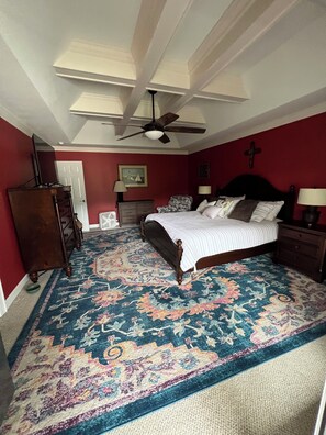 3 bedrooms, iron/ironing board, WiFi, bed sheets