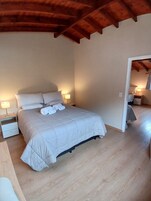 Apartamento, 2 habitaciones, vistas a la montaña, en una planta alta | Wifi gratis