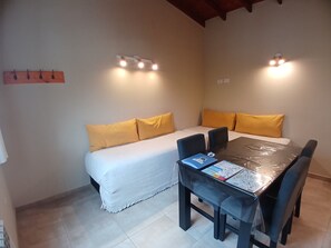 Apartment, 1 Bedroom, Kitchen, Courtyard View | Free WiFi - MerKaba Aparts (El Chalten)