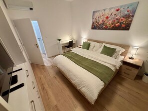 2 bedrooms, desk, iron/ironing board, free WiFi