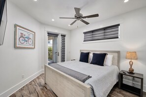 6 bedrooms, iron/ironing board, travel crib, internet