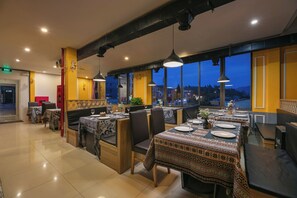 Restaurant - Glow Sapa Hotel   (Sa Pa)