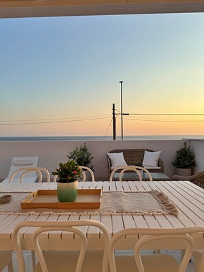 تناول الطعام بالخارج