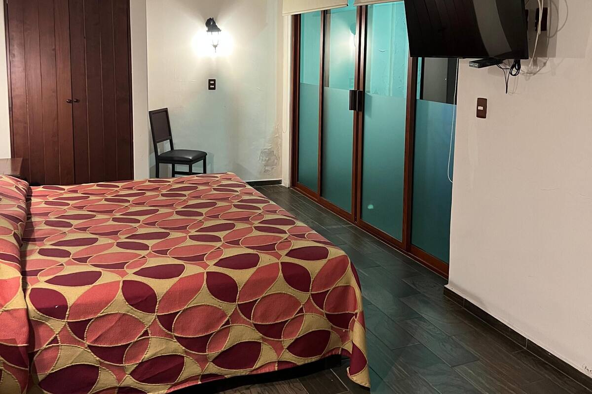 Kamar Comfort, 1 Tempat Tidur King | Setrika/meja setrika dan Wi-Fi gratis