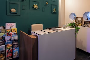 Reception - Hotel INGREDI (Bree)