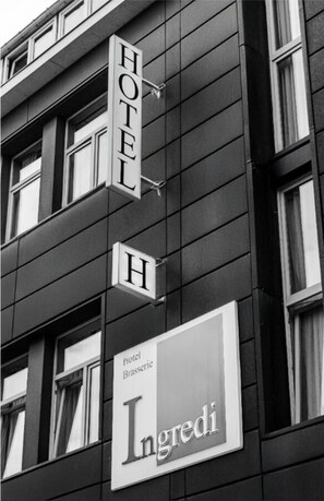 Mặt tiền nơi lưu trú