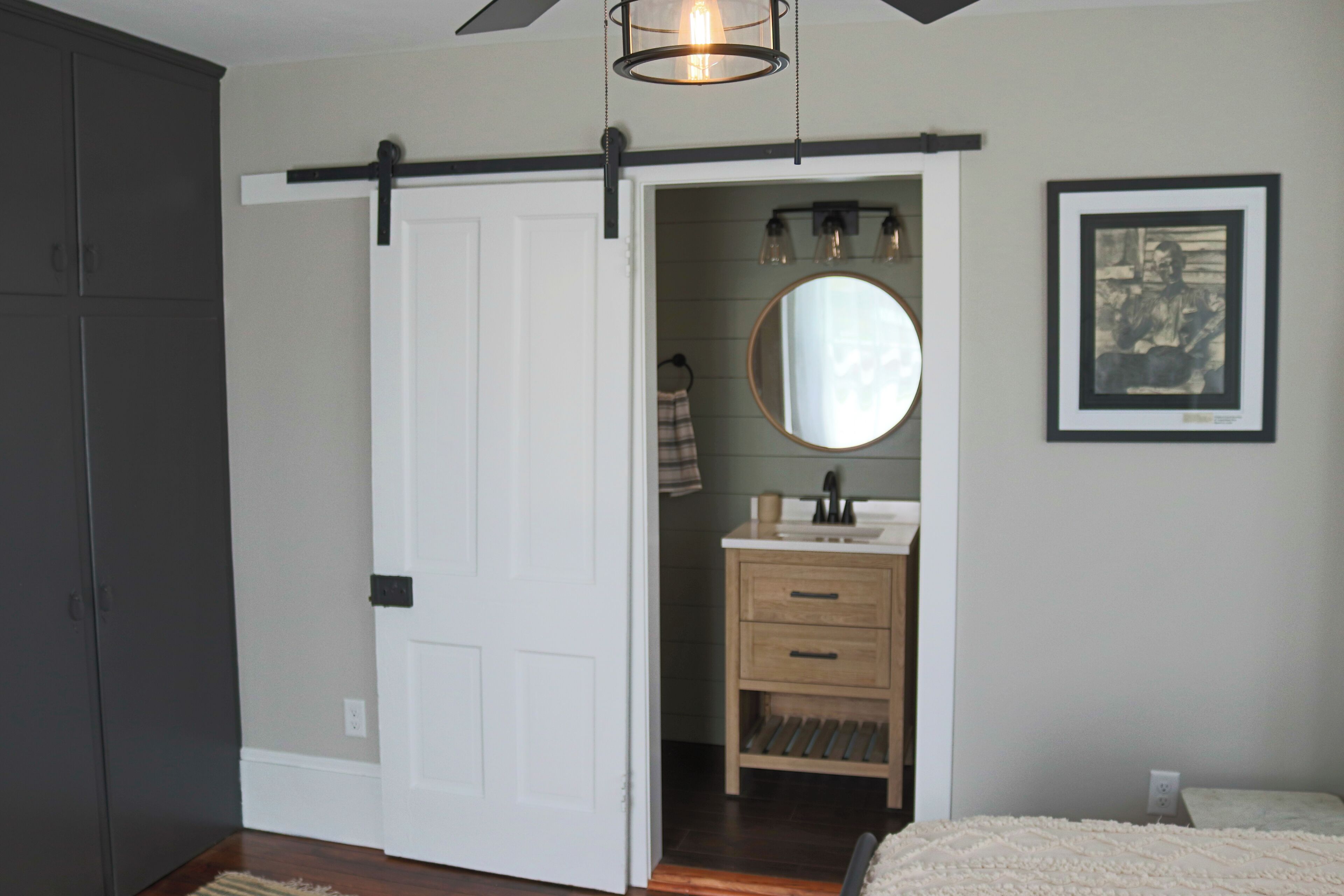 2 多间卧室、免费 WiFi、床单