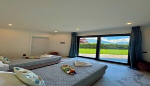 5 bedrooms, desk, iron/ironing board, travel crib - Elegant Villa with Pool and Panoramic Lake Views (Menaggio)