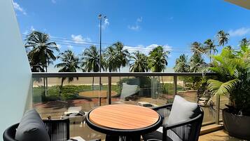 Quarto triplo | Opções para refeição ao ar livre